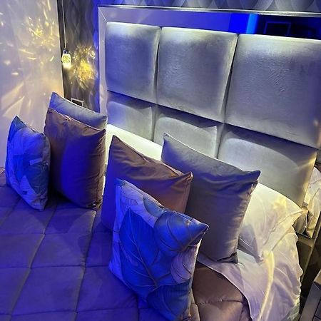 C3 Luxury Bed & Breakfast Наполи Екстериор снимка